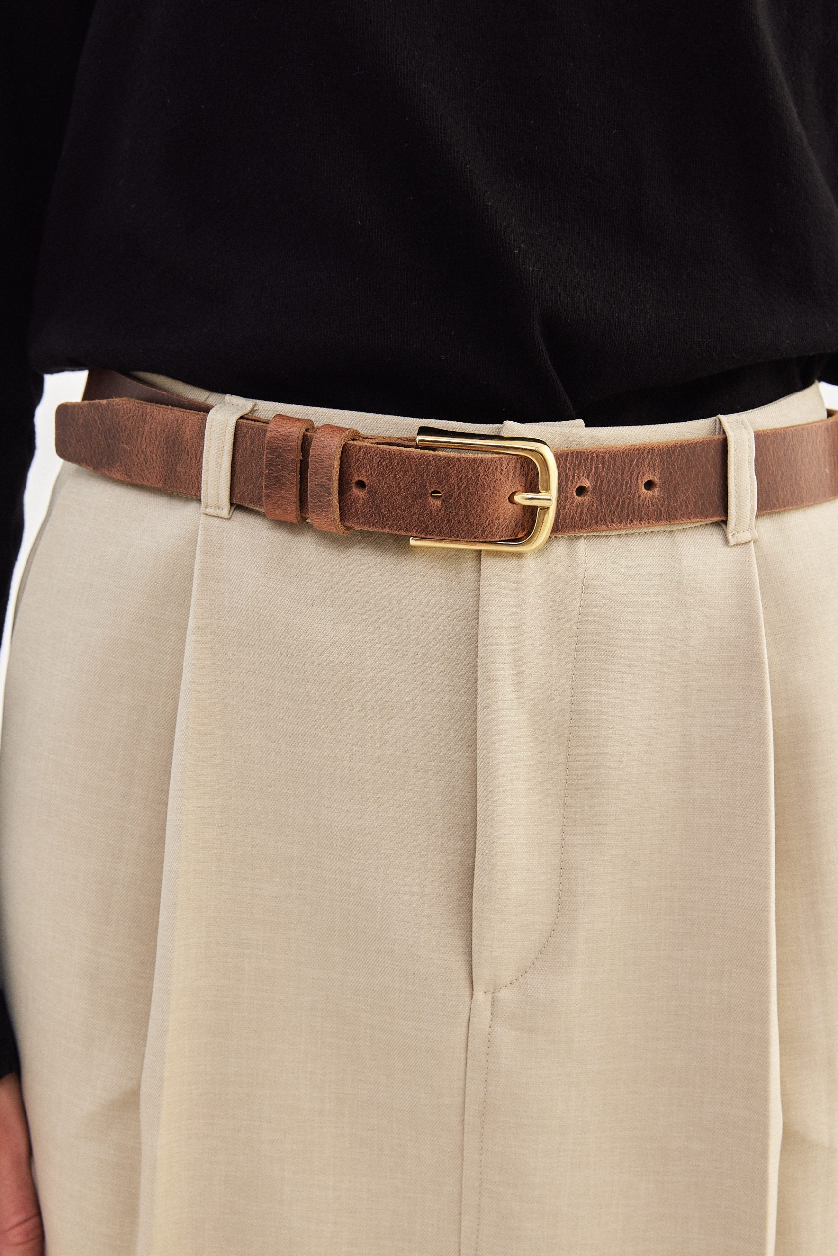 חגורת עור חומה