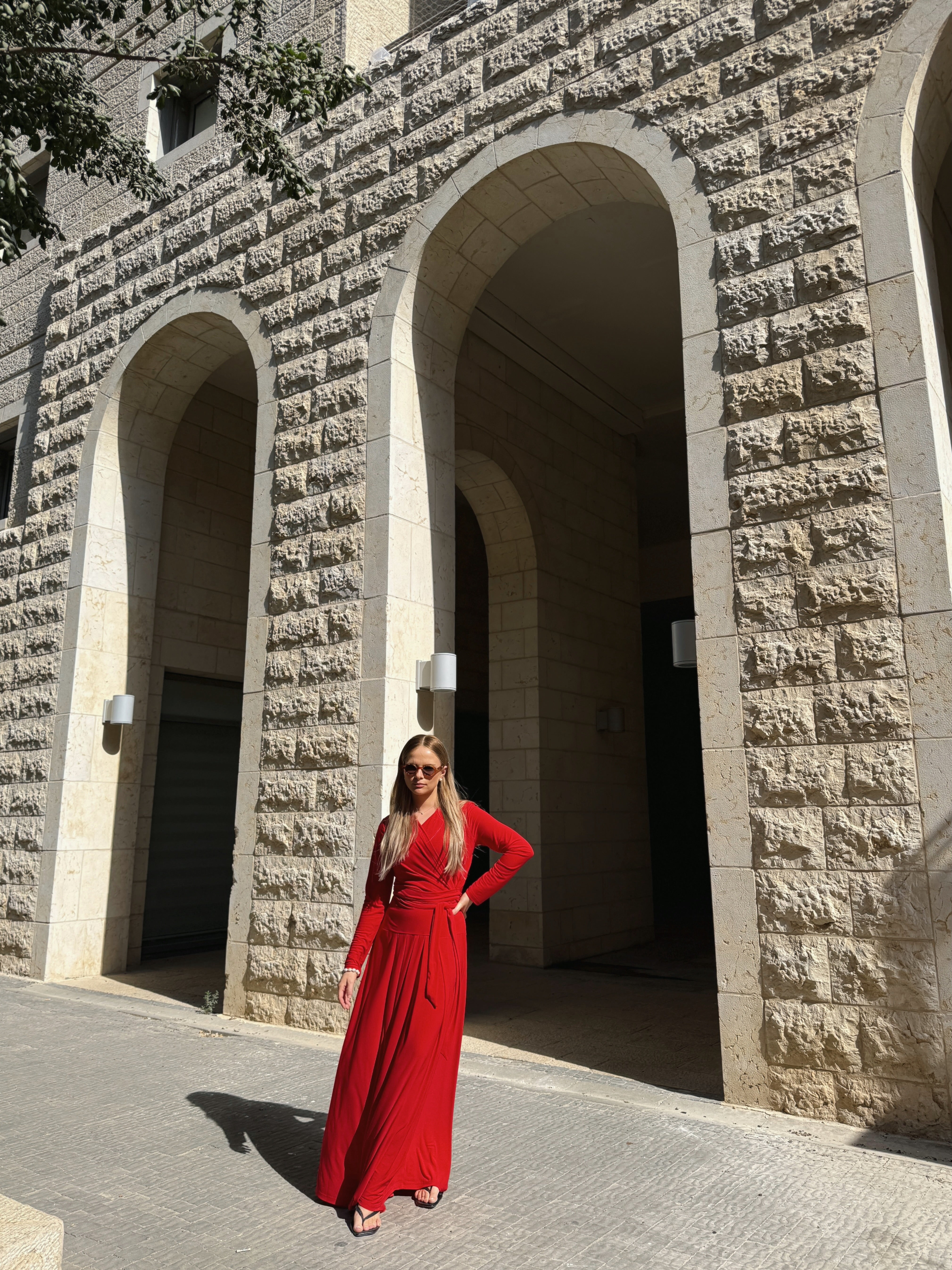 חצאית בסטי אדומה