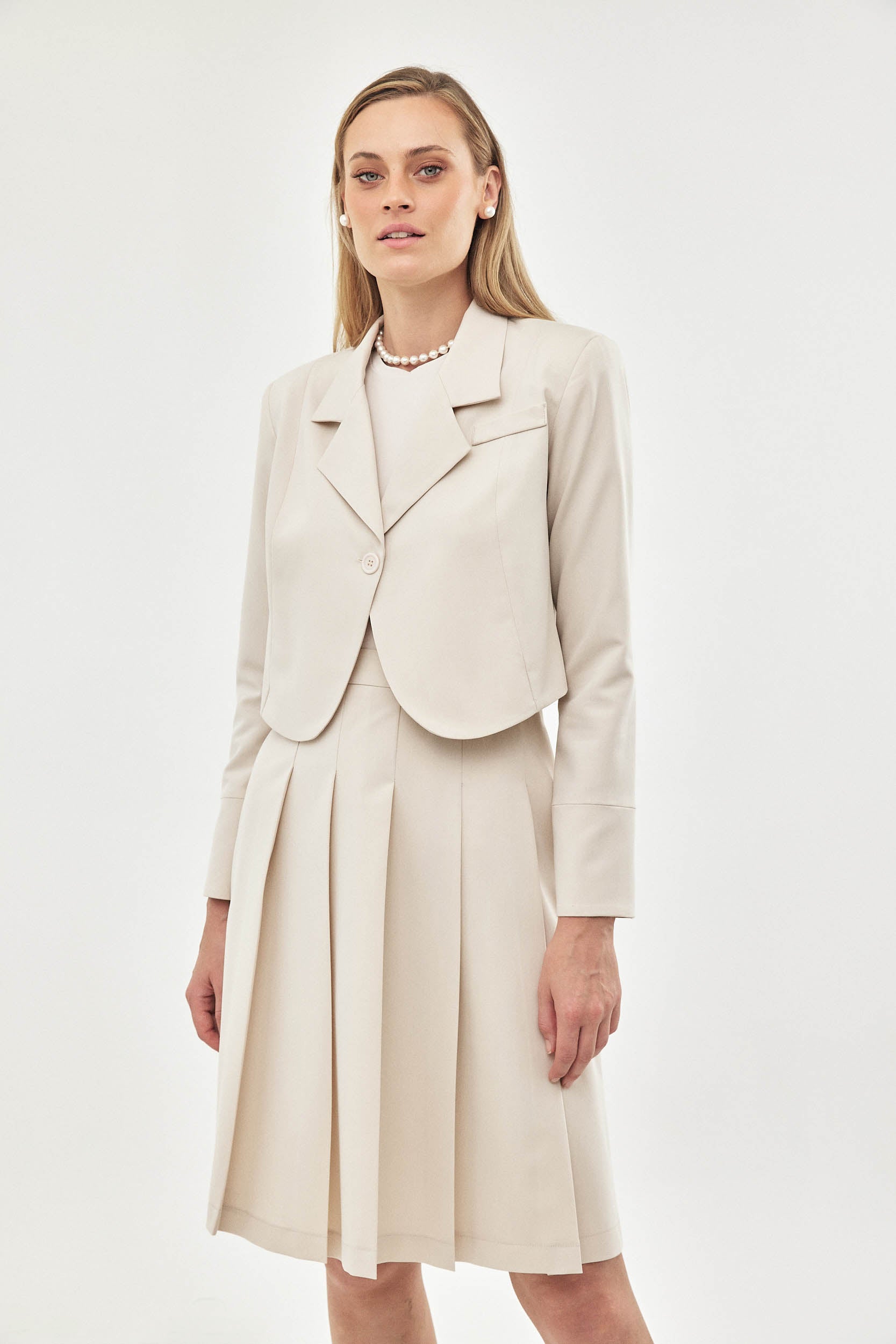 ג׳קט קרופ - ניוד