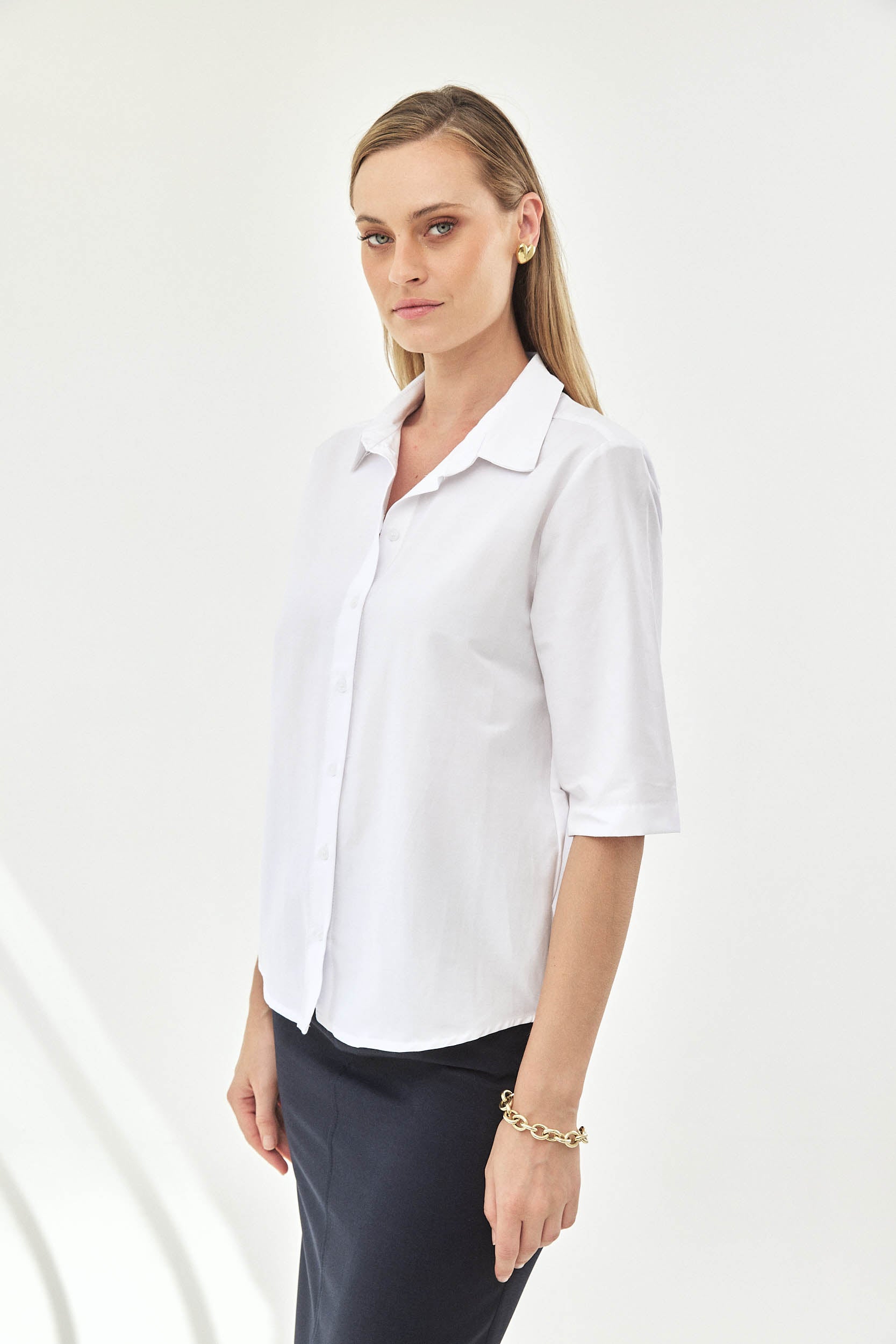 מכופתרת קצרה - לבן