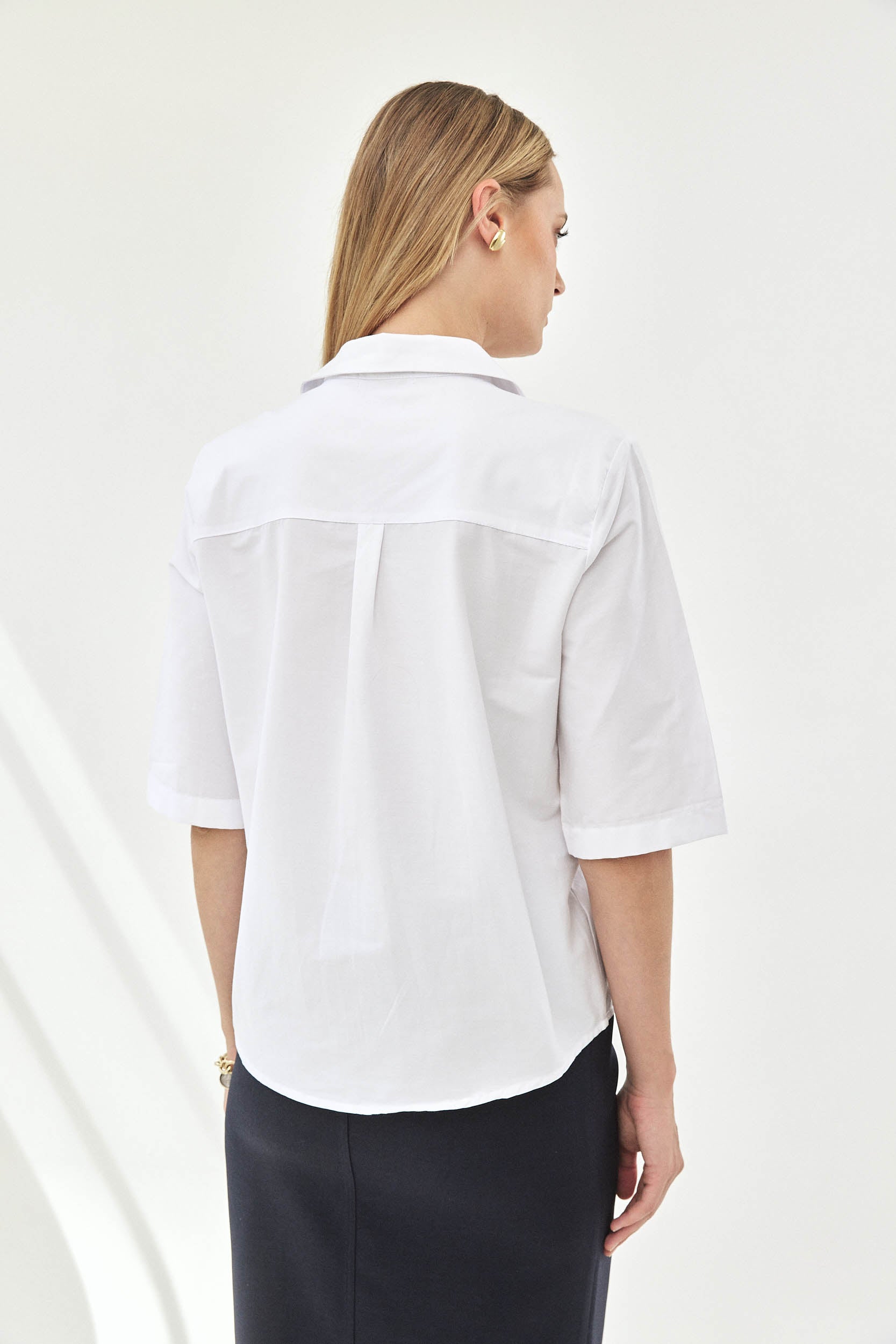 מכופתרת קצרה - לבן